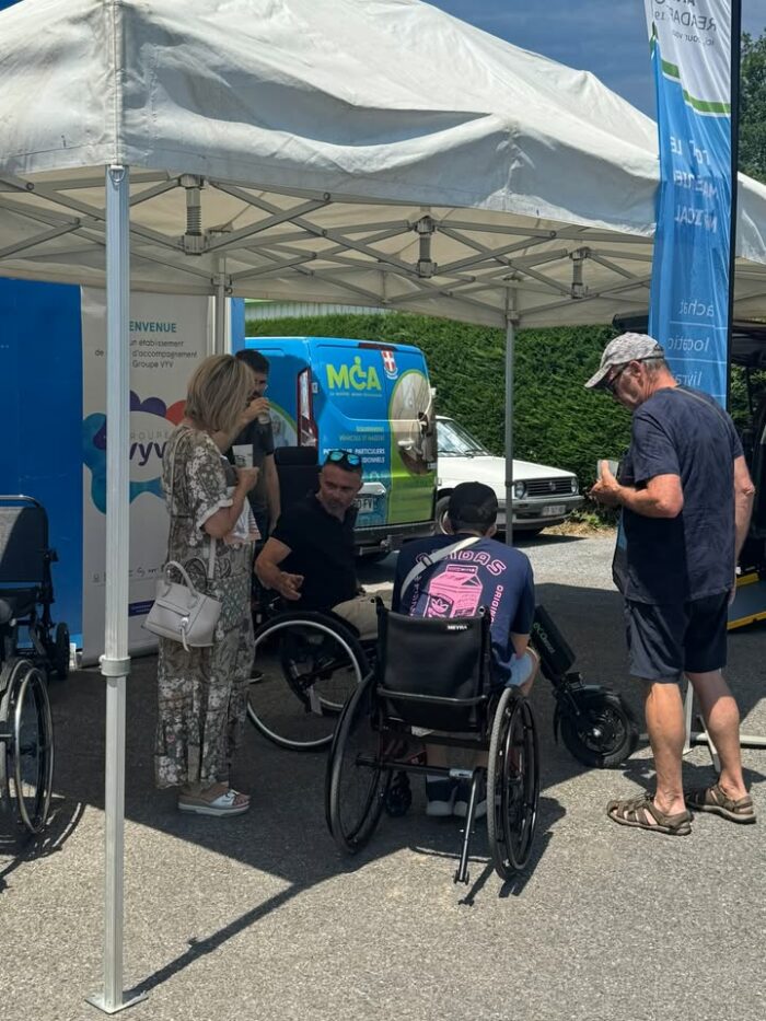 Harmonie Médicale ￼Service Annecy est présent aujourd’hui à la journée portes ouvertes de MCA Handicap à la Conquête de votre Autonomie 73-74.

Un moment convivial placé sous le signe de l’échange et de la proximité.

Notre conseiller technique handicap, David Audureau est sur place pour présenter nos solutions avec expertise et accompagner les visiteurs dans leurs choix grâce à ses conseils personnalisés.

Merci à MCA Handicap pour leur accueil chaleureux !